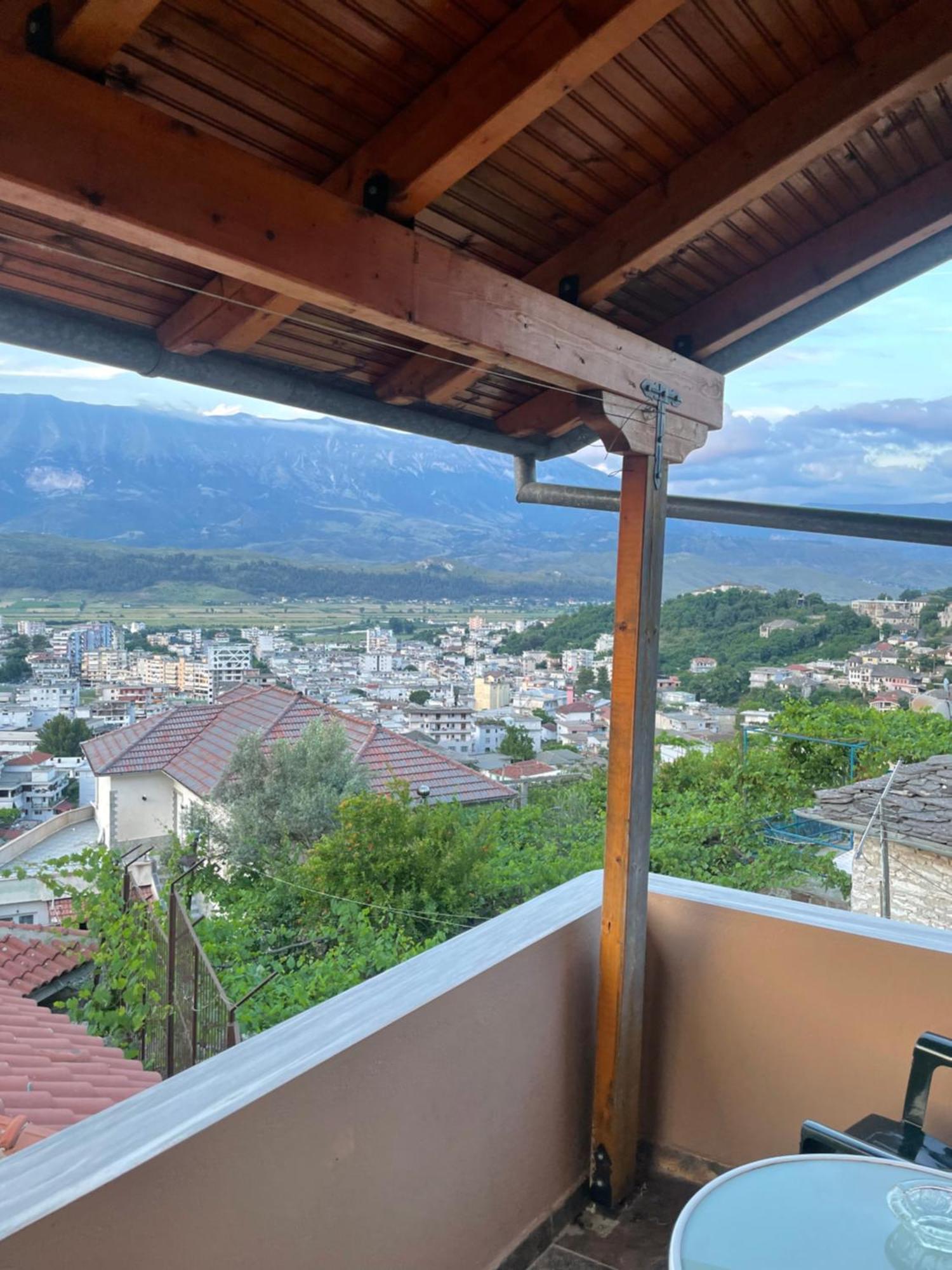 Luigi Guest House Gjirokastër Exterior foto